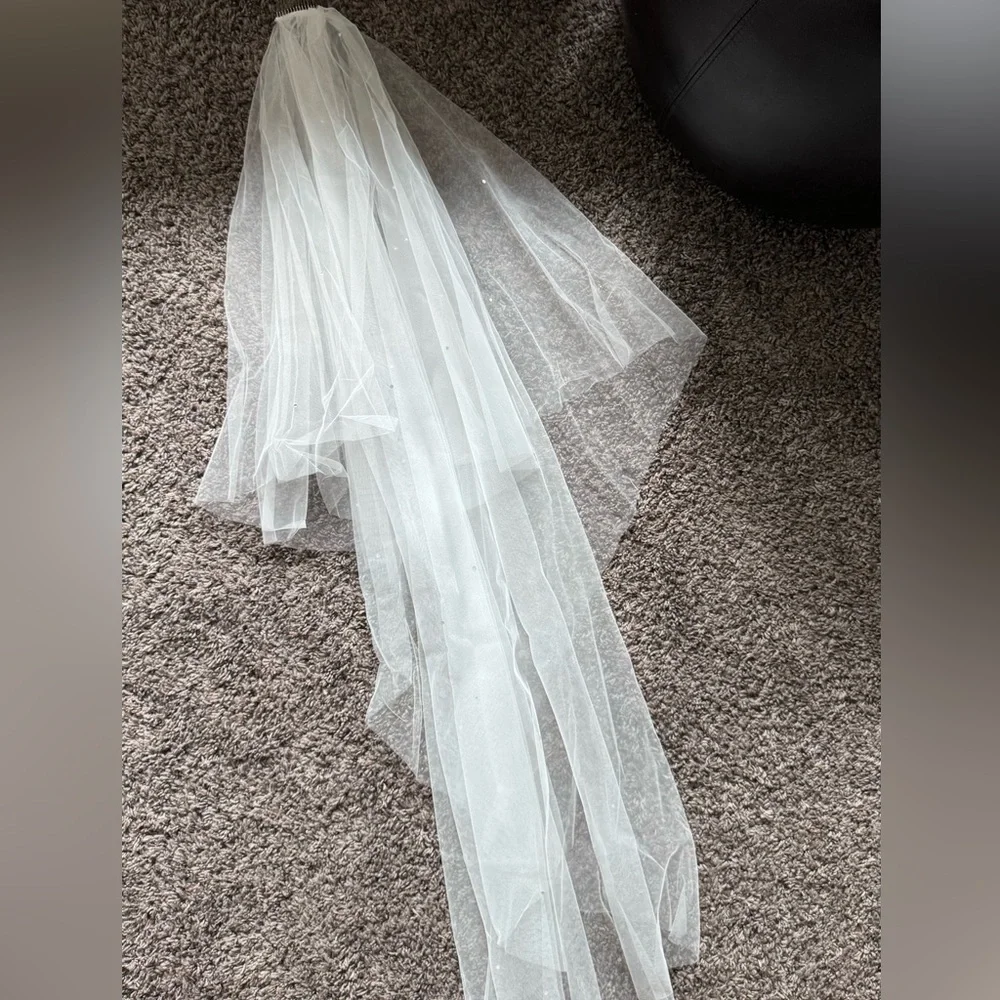 This is a beautiful, brand new, blusher wedding veil from Azazie - Picture 3 of 3